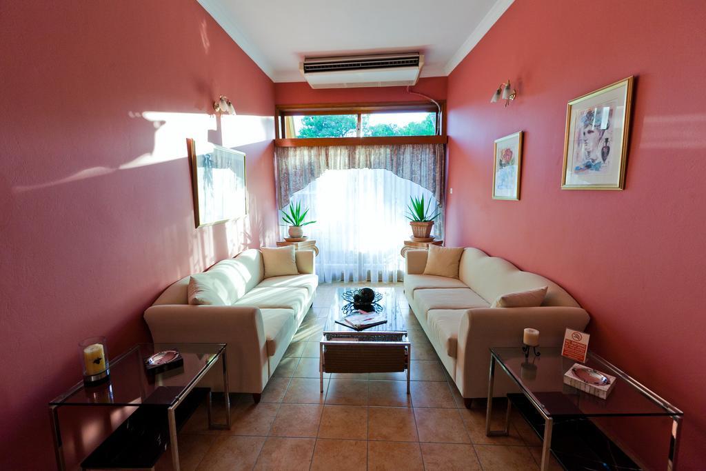 Hotel Possidon Aegina Exterior photo